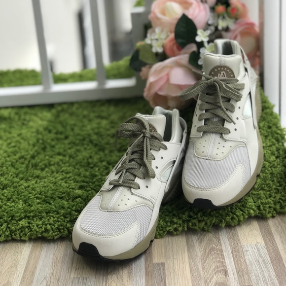 NWT Nike Huarache Run Olive Dark Stucco M - Picture 7 of 8